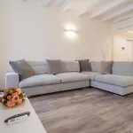 Modern Stylish Apartment In Como City *