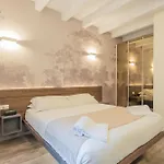 Modern Stylish Apartment In Como City Διαμέρισμα *