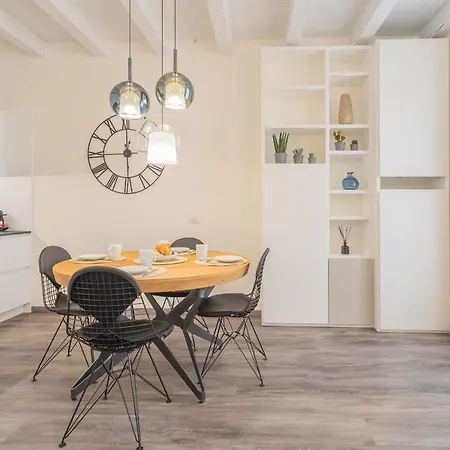 Apartment Modern & Stylish In By Rent *