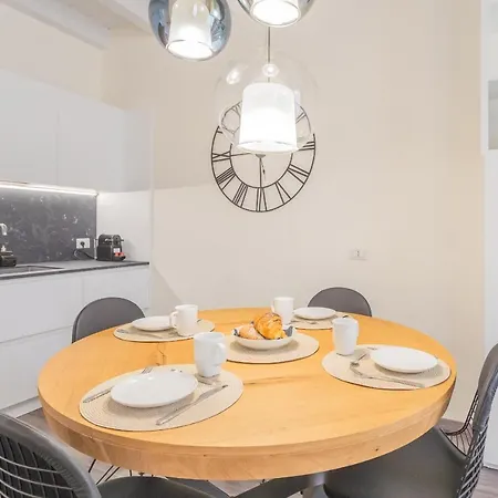 Апартаменты Modern & Stylish In By Rent