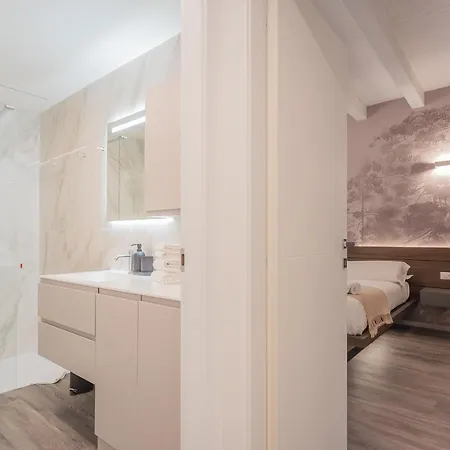 Modern & Stylish In By Rent Apartment *