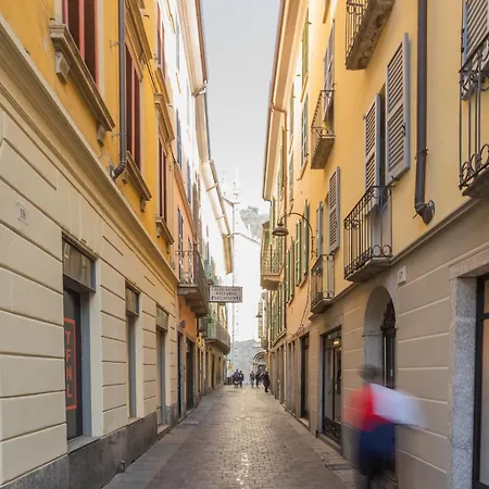 Modern & Stylish In By Rent Appartement Como