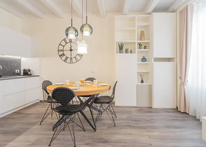 Apartment Modern & Stylish In By Rent *