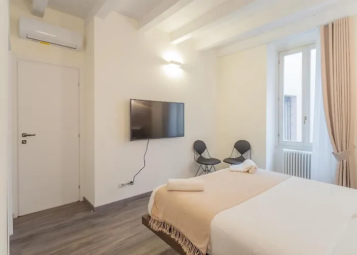 Modern & Stylish In By Rent Apartment