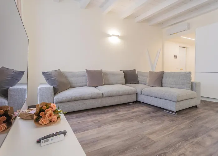 Modern & Stylish In By Rent *