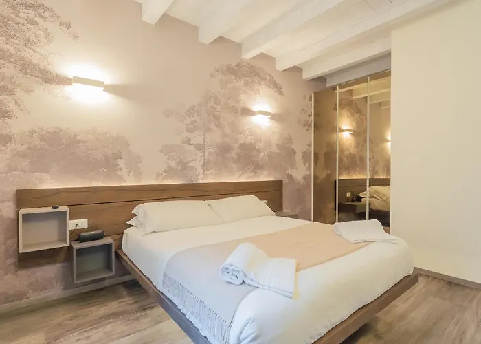 Modern & Stylish In By Rent Apartment *