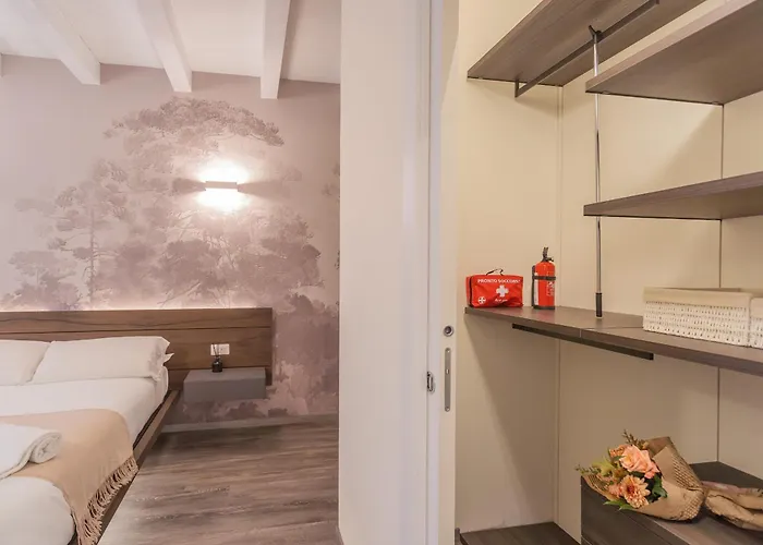 Modern & Stylish In By Rent Apartment Como