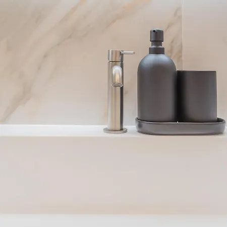 Modern & Stylish In By Rent Apartman *