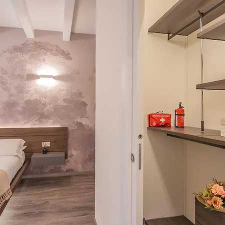 Modern & Stylish In By Rent Apartman Como